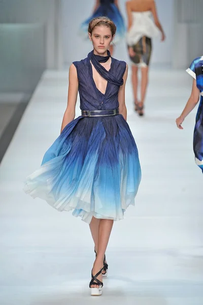 Look 9